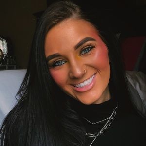 Meet your Posher, Maddy